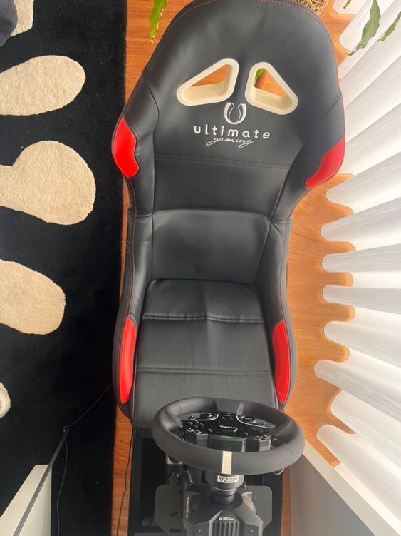 COCKPIT COMPLETO - Moza R3 + Cadeira FX1 + iRacing 1 ano