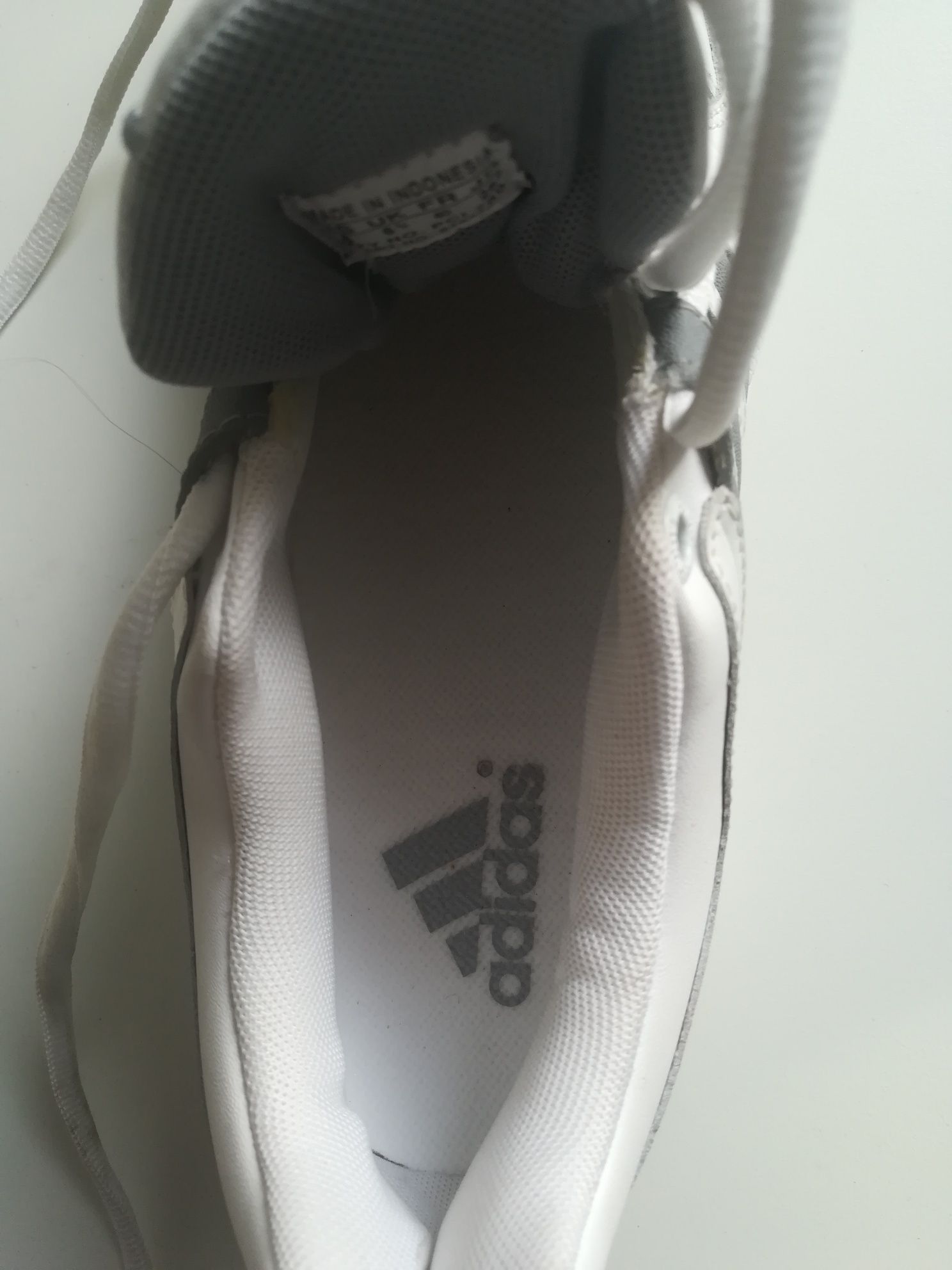Prawy jeden but Adidas roz 40