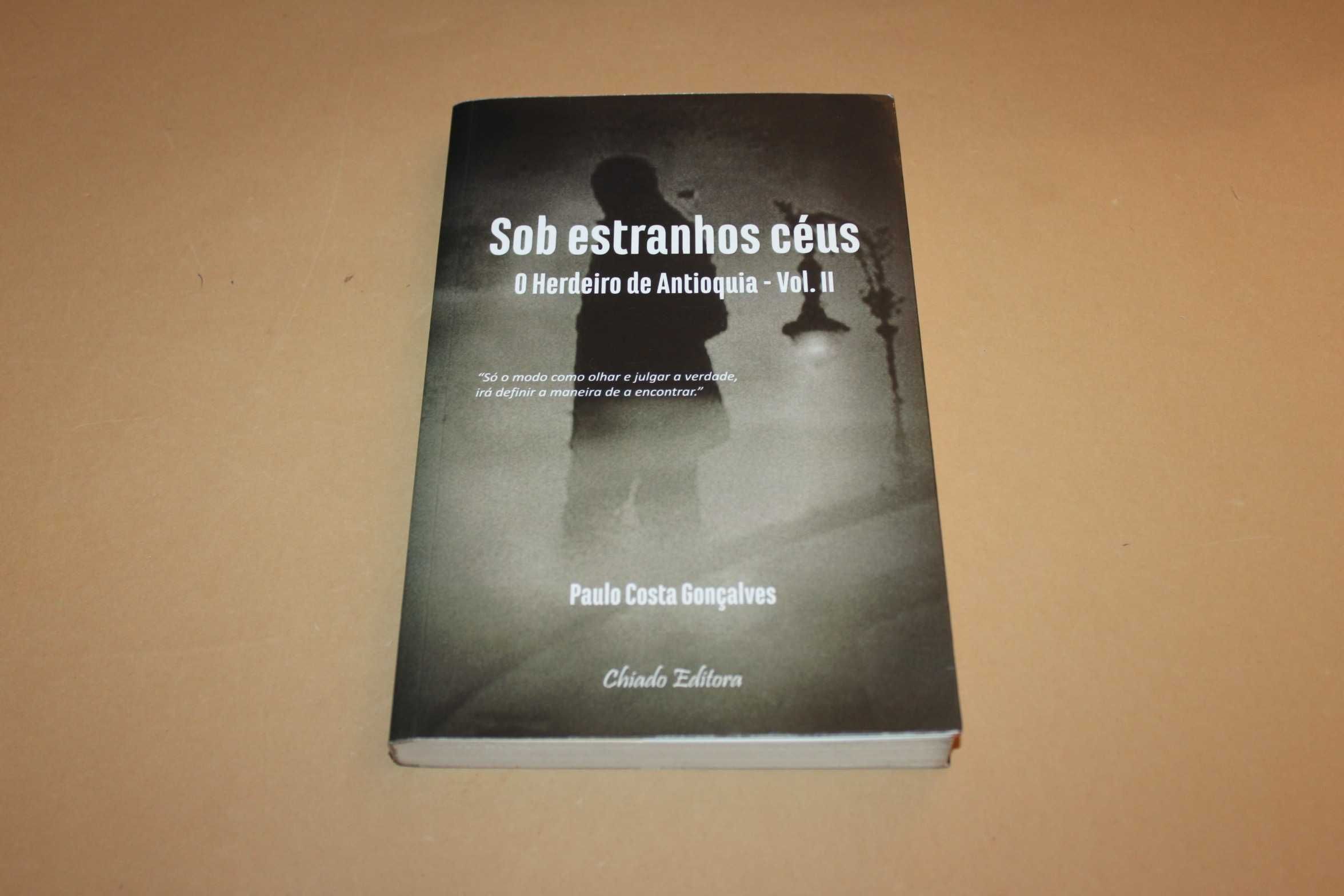 Sob Estranhos Céus  Vol 2// Paulo Costa Gonçalves