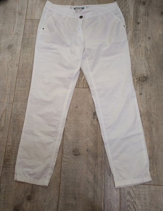 Białe spodnie na lato Street one r. 42 XL chino