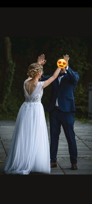Sprzedam suknię ślubną  typu  princess  w kolorze śnieżnej  bieli.
