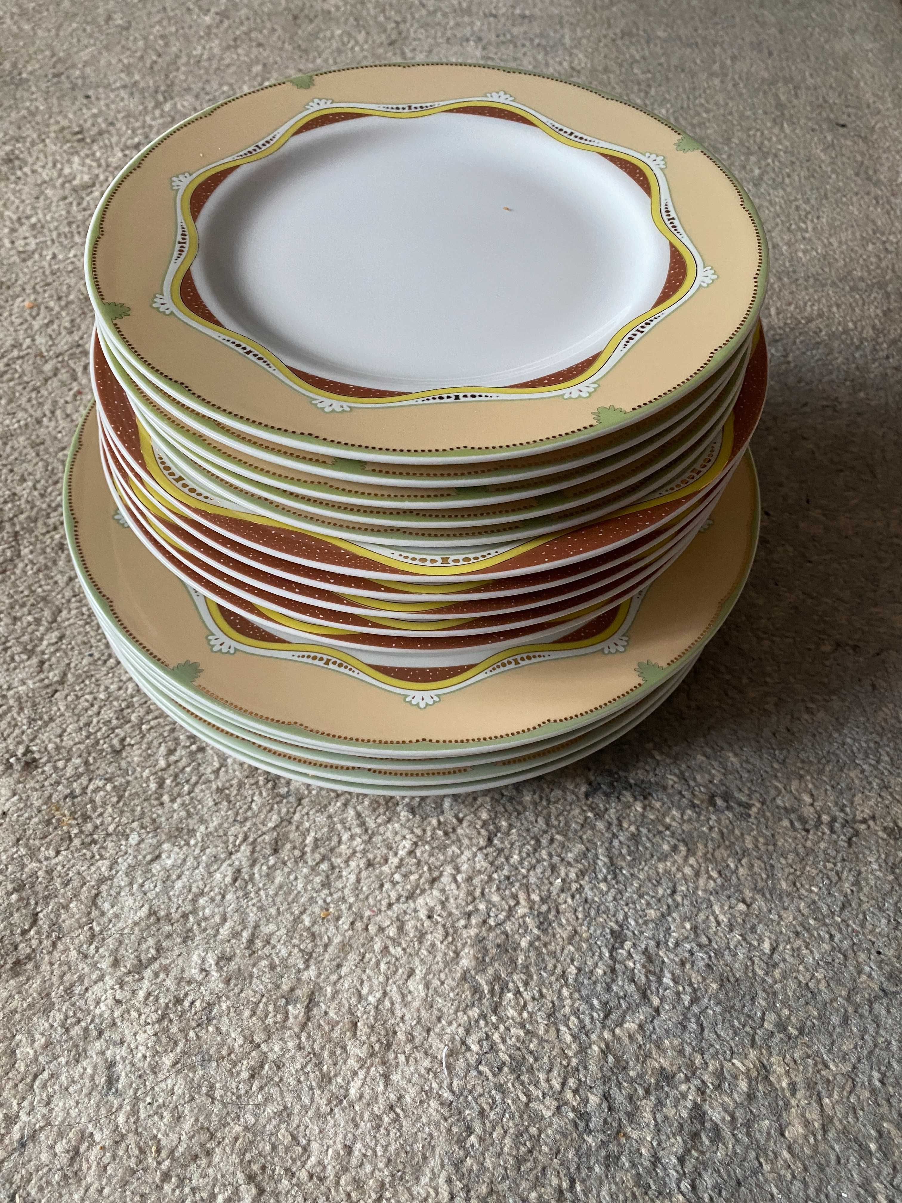 Sprzedam porcelanowy serwis obiadowy dla 6 osób