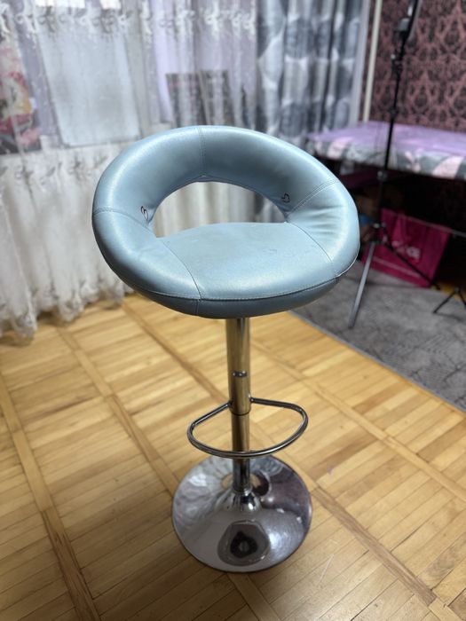 Продам стілець  барний  (для бровиста)