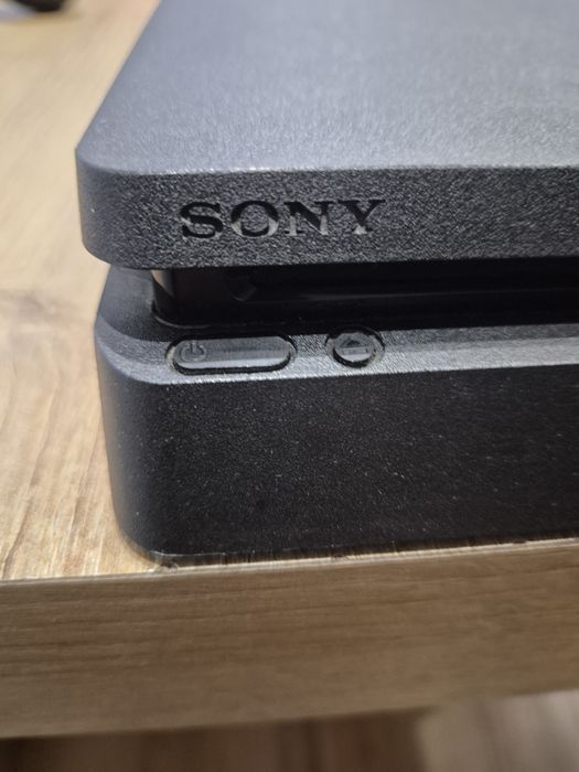 PlayStation 4 Slim