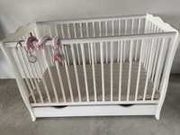 Łóżeczko niemowlęce z barierką i szufladą