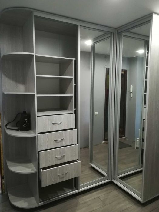 Угловой шкаф. Идеальный вариант.