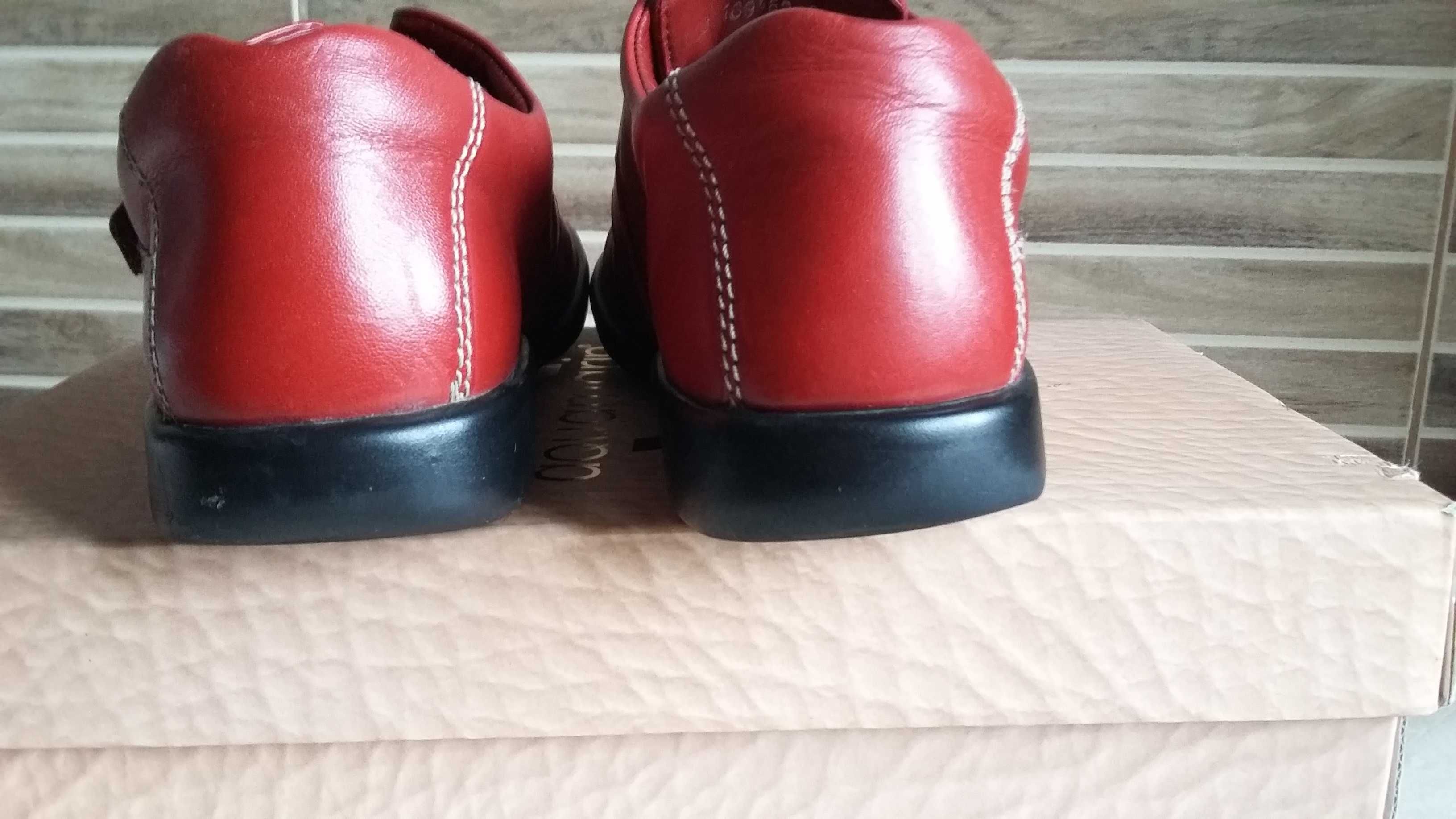Шкіряне легке взуття  "ЕССО"  (24-24,5см)