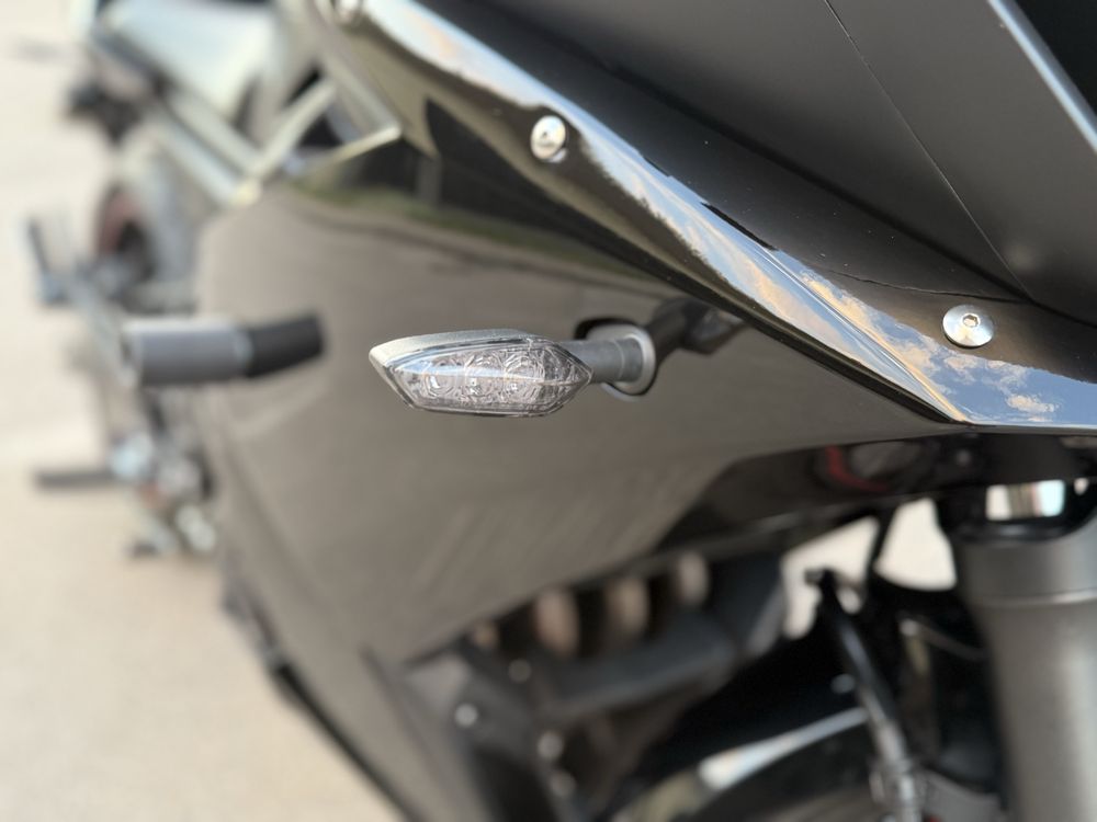 Yamaha FZ6R Black