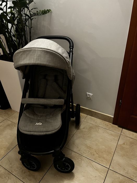 Wózek spacerowy Joie Mytrax Flex w kolorze gray flannel.