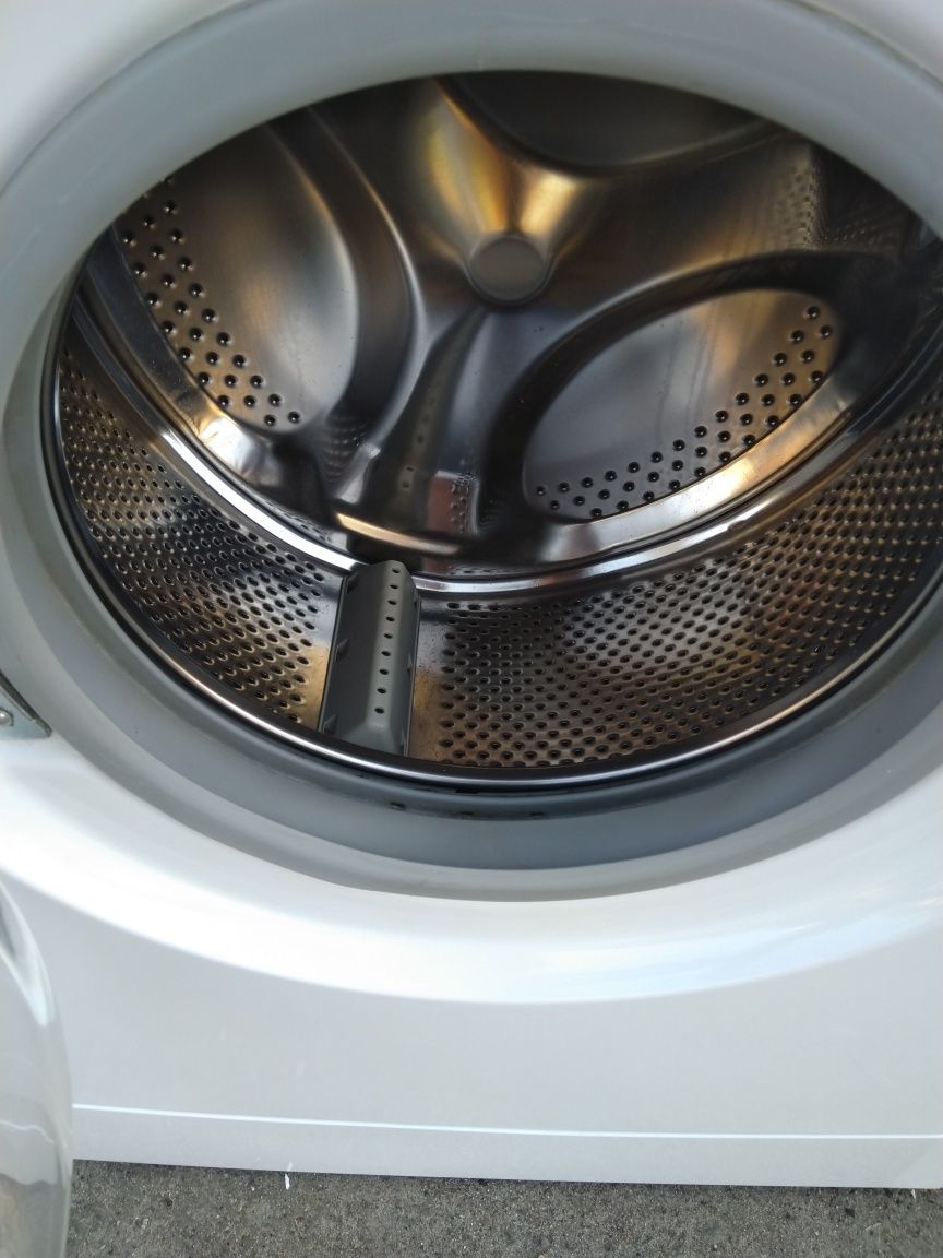 Вузька пральна машина Indesit, 5кг, 800об, А+