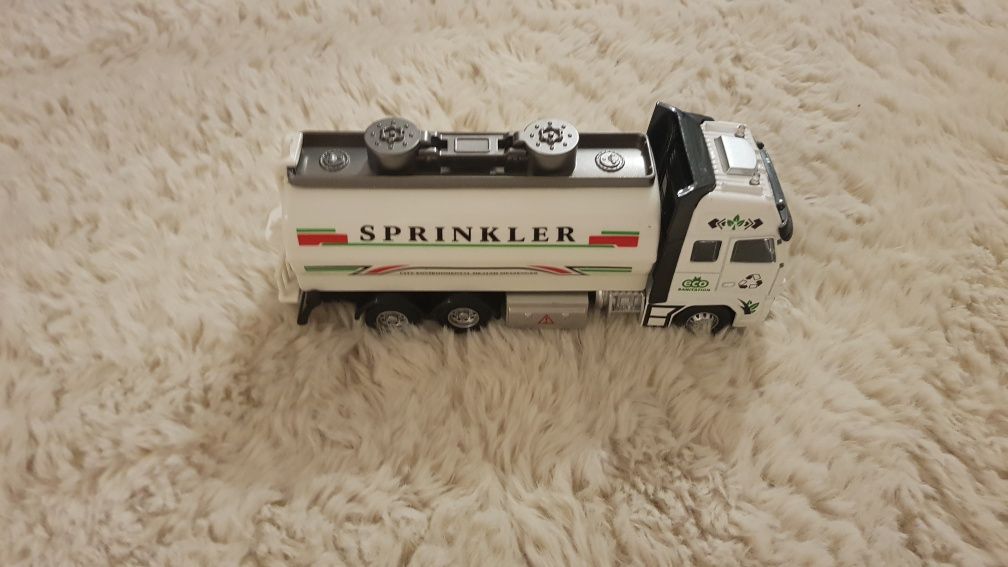 Zabawka auto beczkowóz Sprinkler z nowa baterią