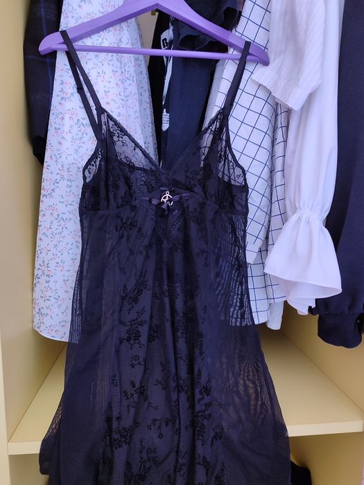 готичний чорний пеньюар