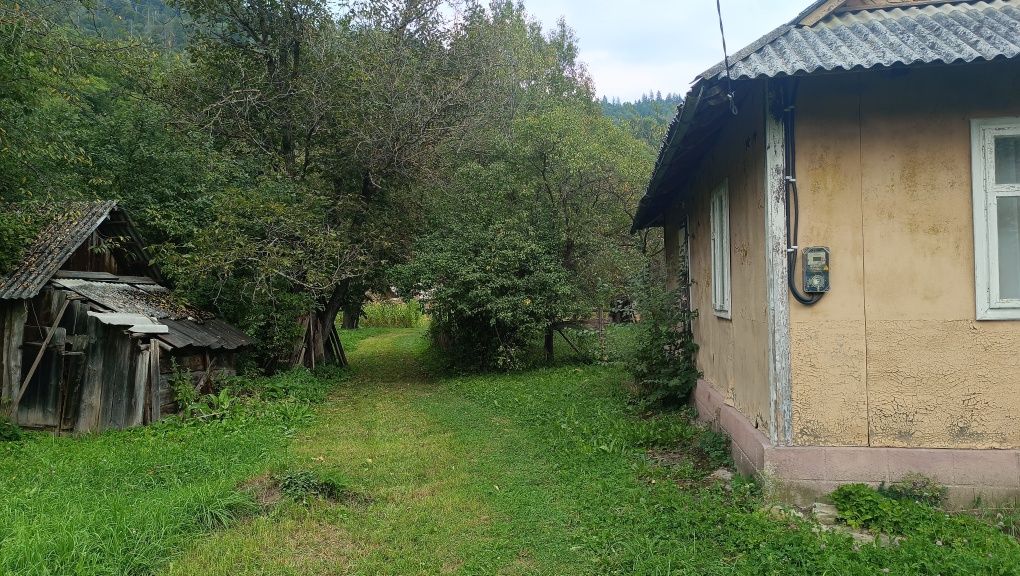 Будинок земля в горах с. Розтоки