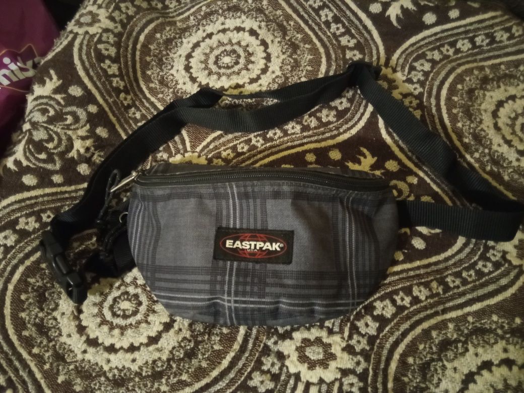 Bolsa da Eastpak quase nova