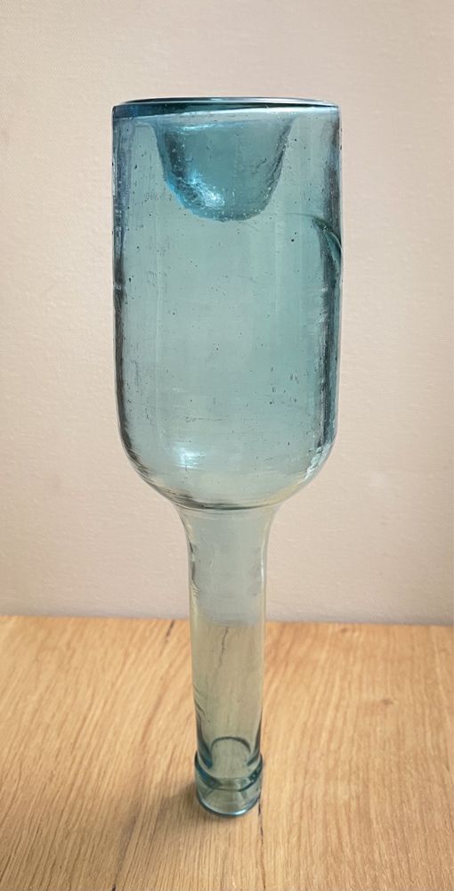 Stara szklana butelka przedwojenna niebieska kolekcjonerska