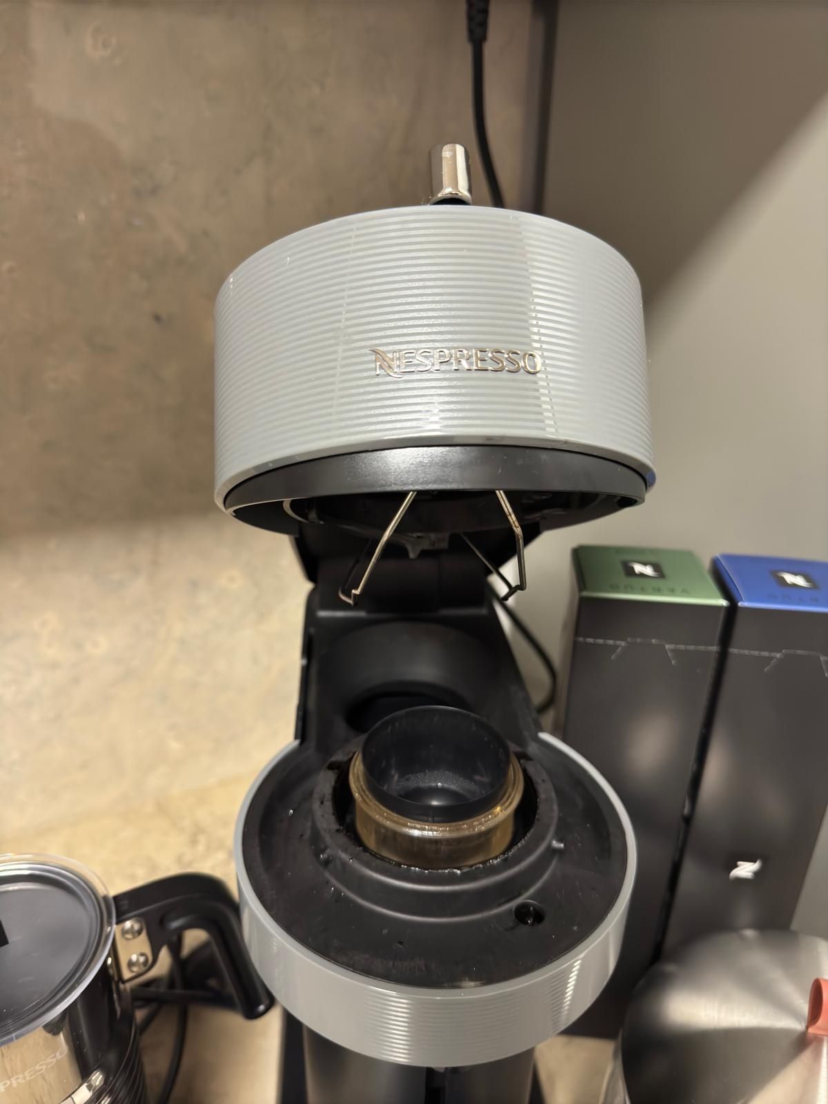 Nespresso vertuo + aeroccino 4