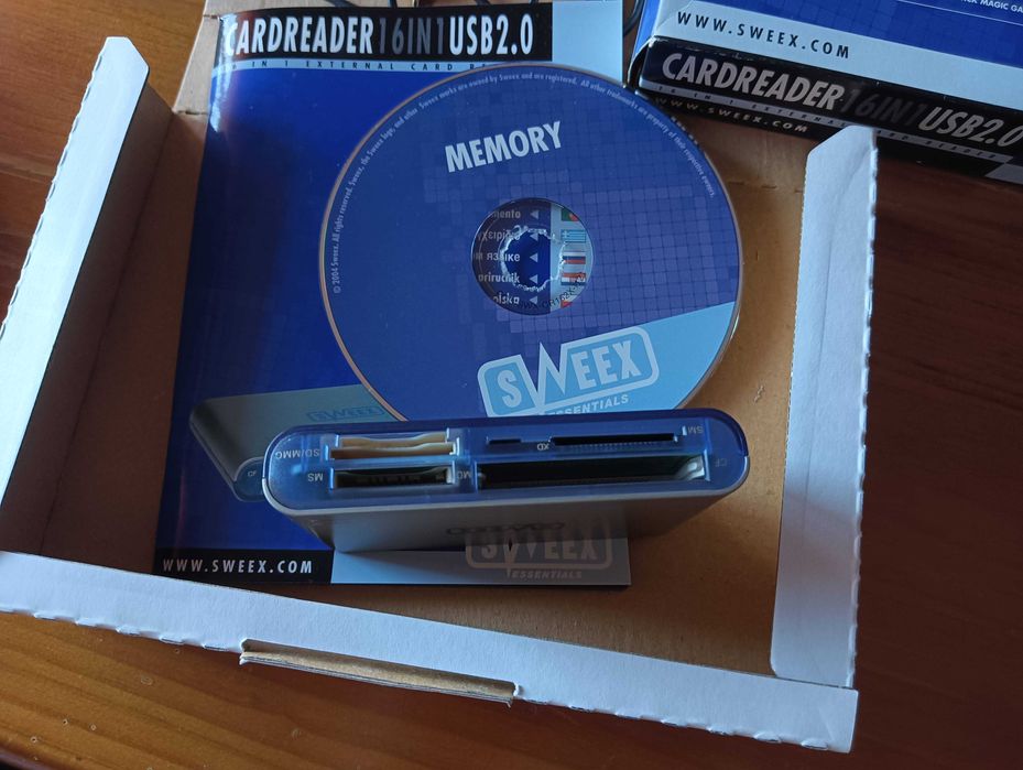 Leitor Cartões memória 16 em 1  Sweex