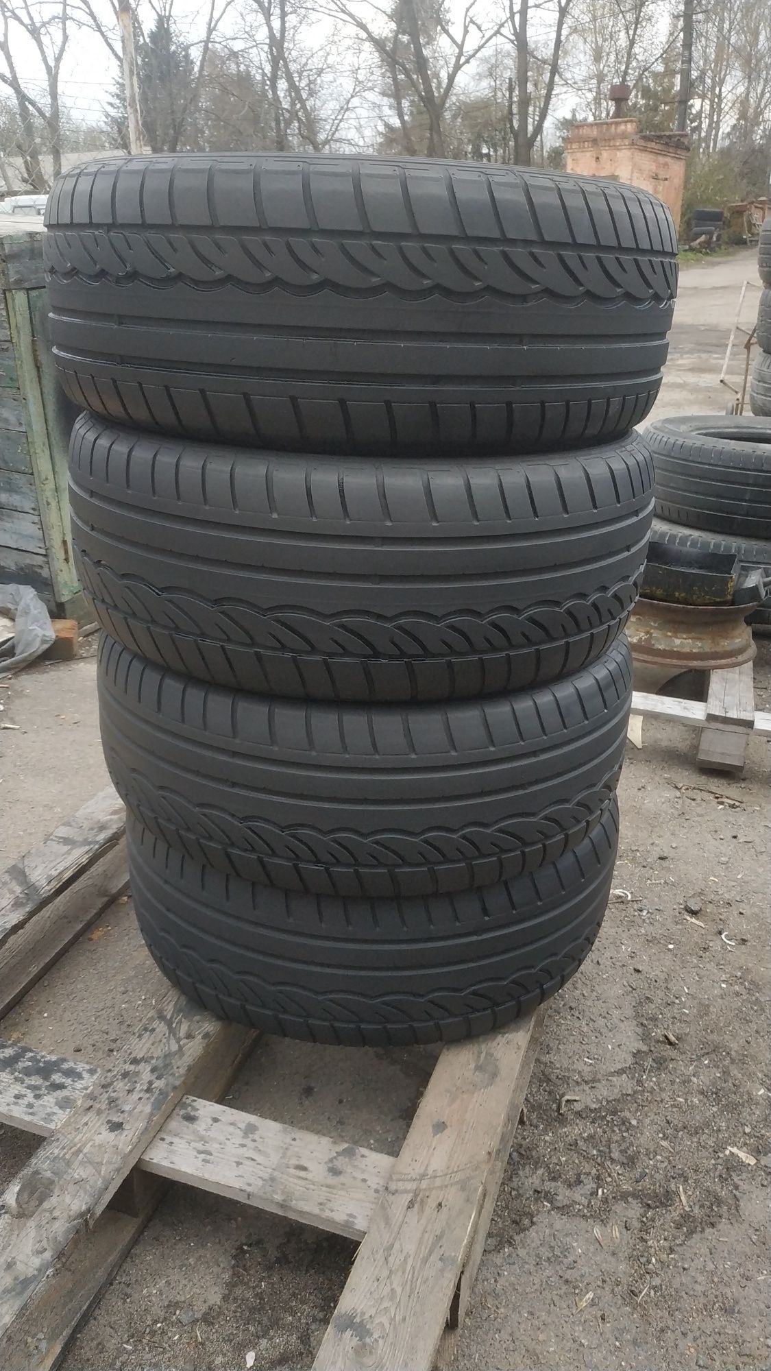 Шины резина лето 235/55 R17 Dunlop sp sport 01