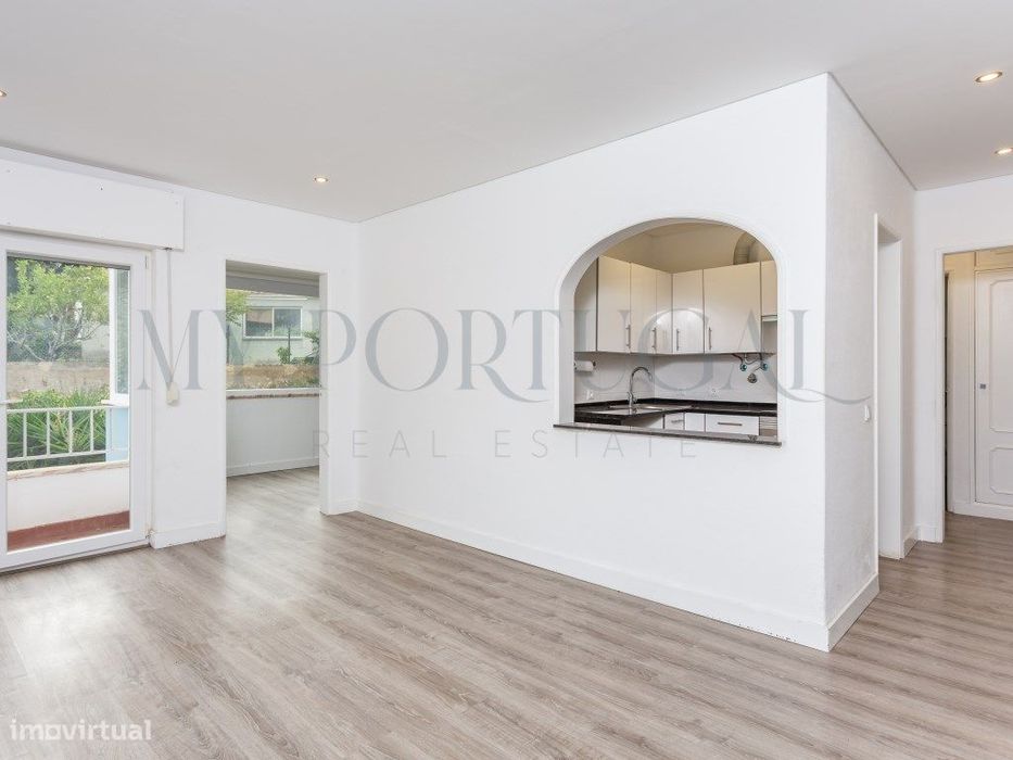 T1+1 c/ Garagem BOX em Monte Estoril - Arrendamento Exclusivo