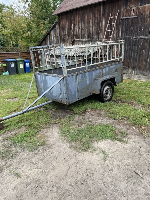 Przyczepa dwukółka do przeeozu zwierząt
