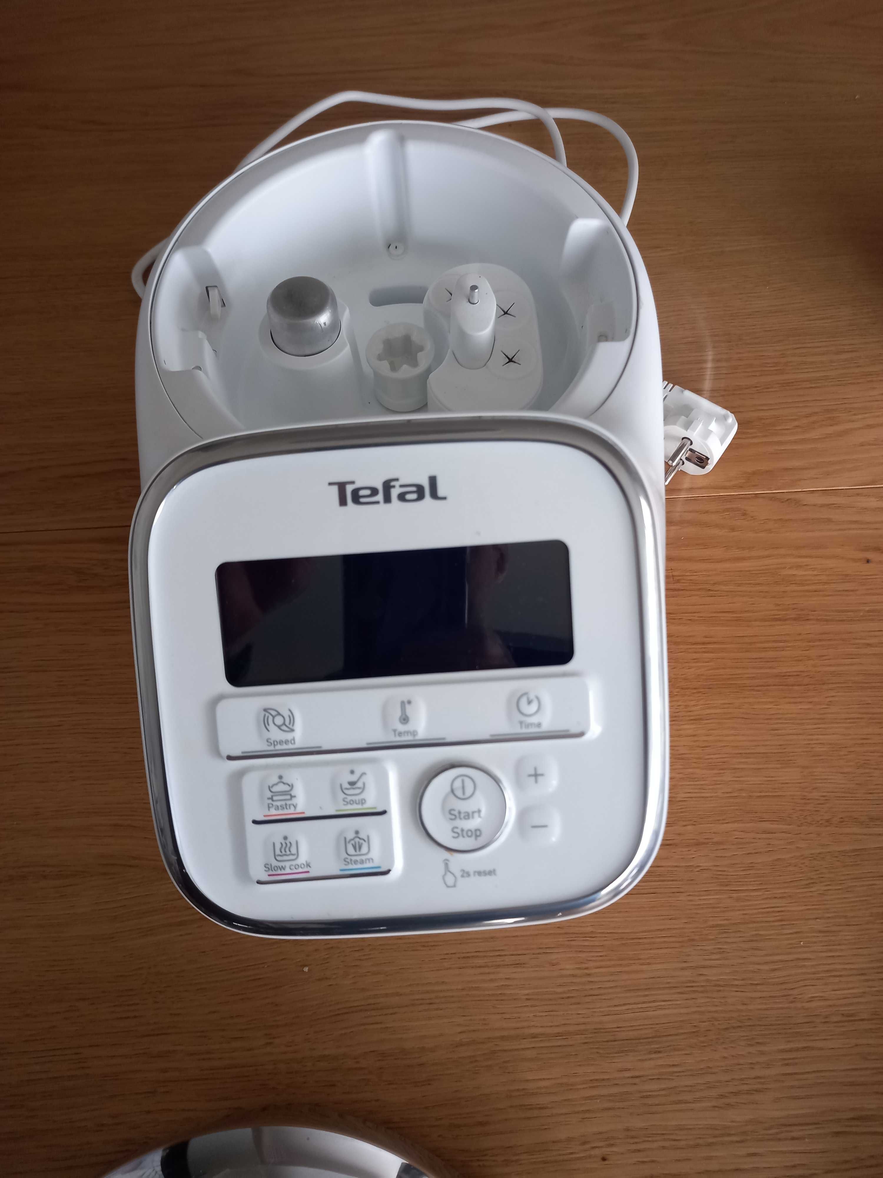 robot  TEFAL i-companion XL FE90B1