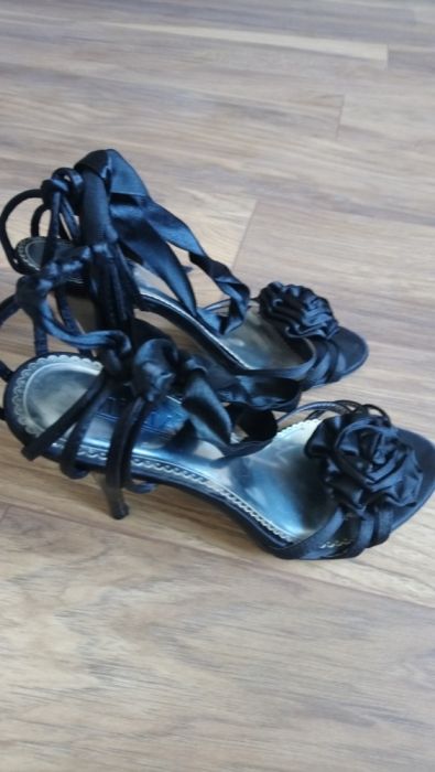 Buty wiązane w kostce satyna rozmiar 38