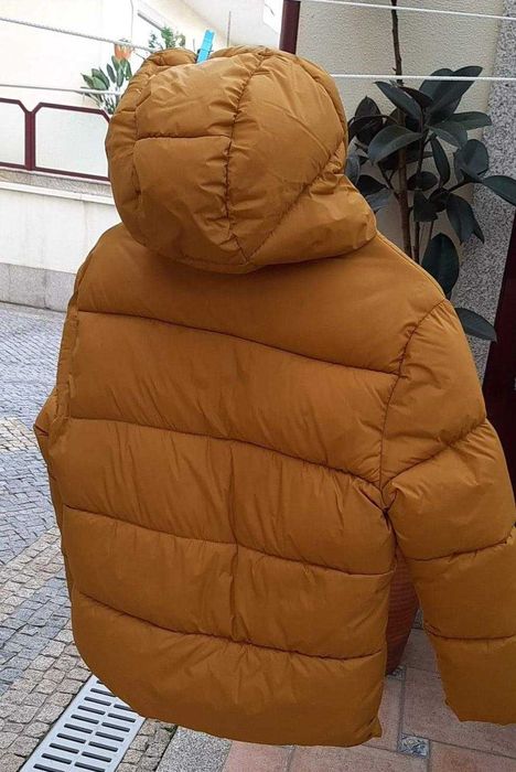 Casaco impermeável e acolchoado