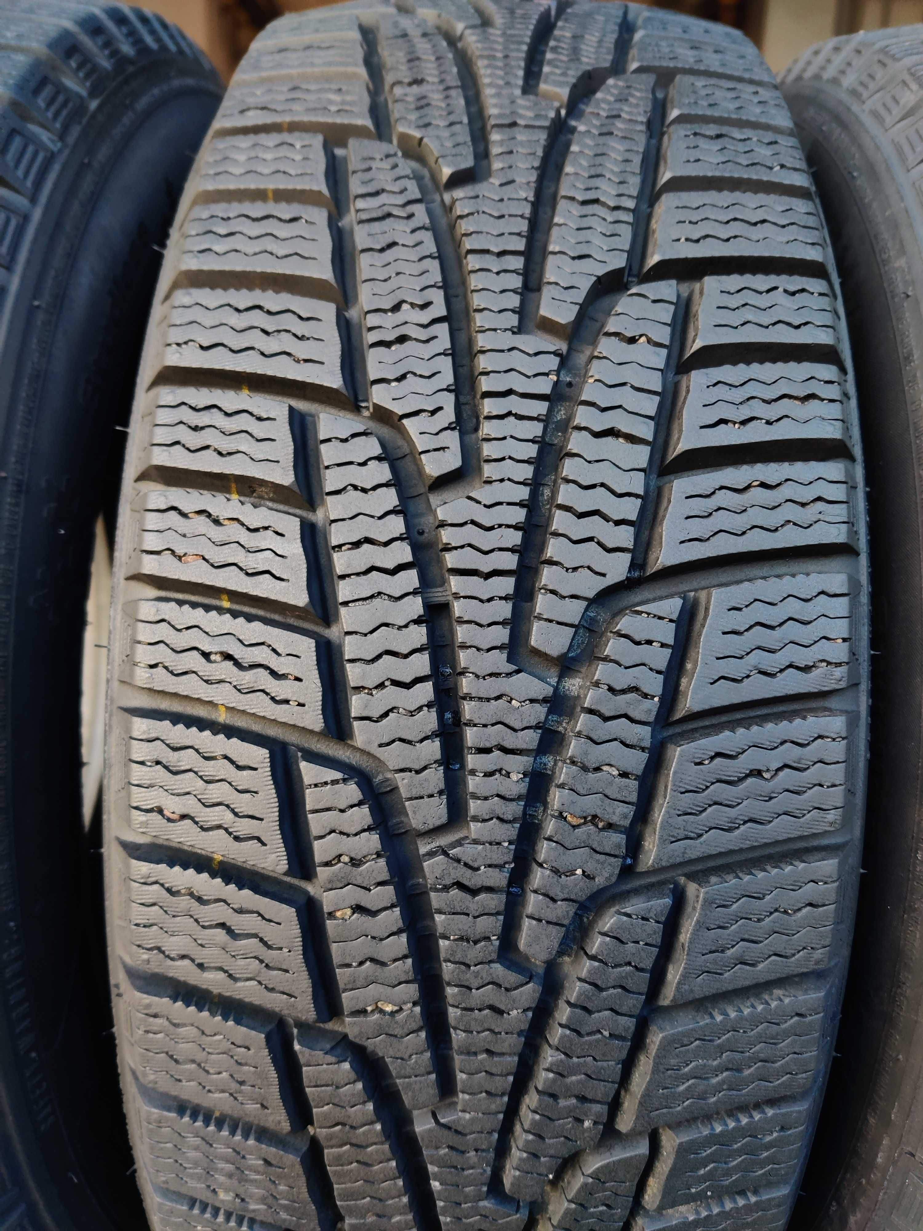 R15 185 60 Kumho IZen KW31 зимові арктичні шини відмінні