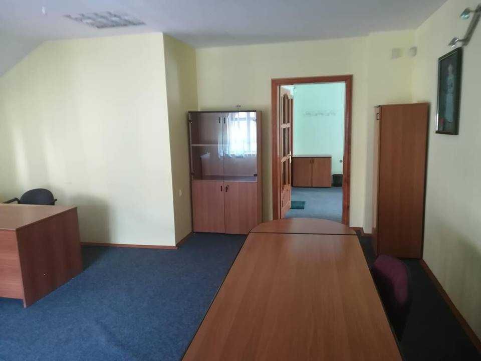Оренда офісу на вул. Гайдамацька (Заводська). 100кв.м. 3кабінети