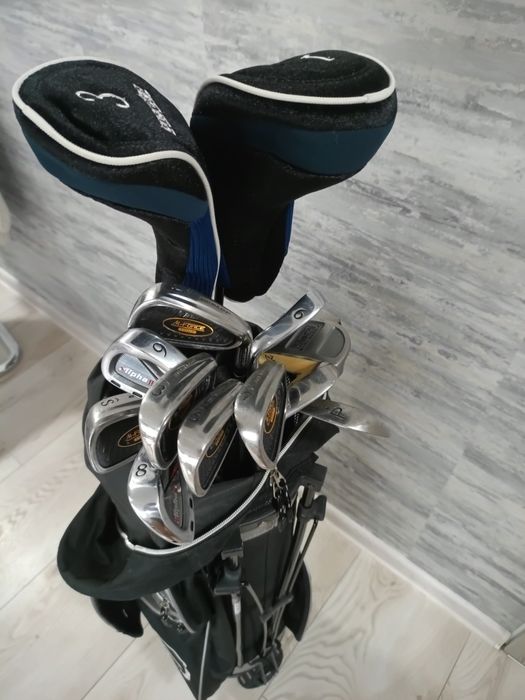 Kije golfowe cały komplet z torbą.