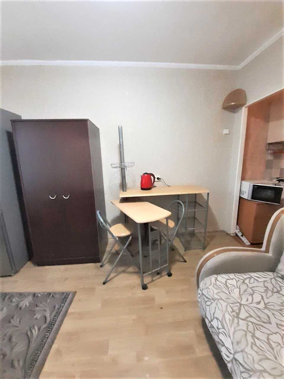 Пр.Б.Хмельницкого, тупик 136й маршрутки, 1к.кв, 13 тыс.у.е.