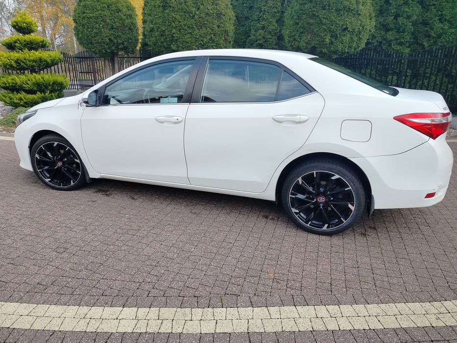 Kola Toyota Corolla GR 18