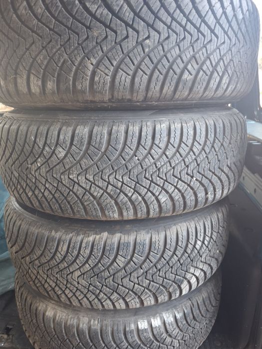 Sprzedam opony 195,65r15 caloraczne.