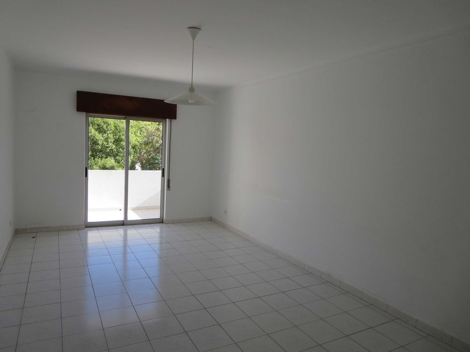 T2 Faro - central com muita luz e boas áreas