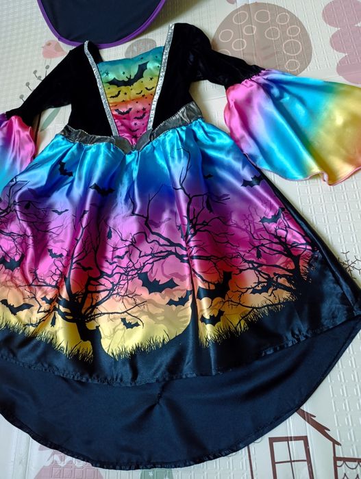 Дуже гарні карнавальні плаття. Відьми на Хеллоуін, принцеси Дісней 98