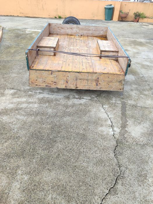 Atrelado reboque multiusos