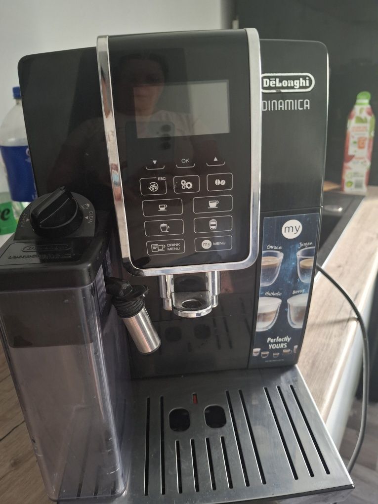 Ekspres do kawy Delonghi Dinamica