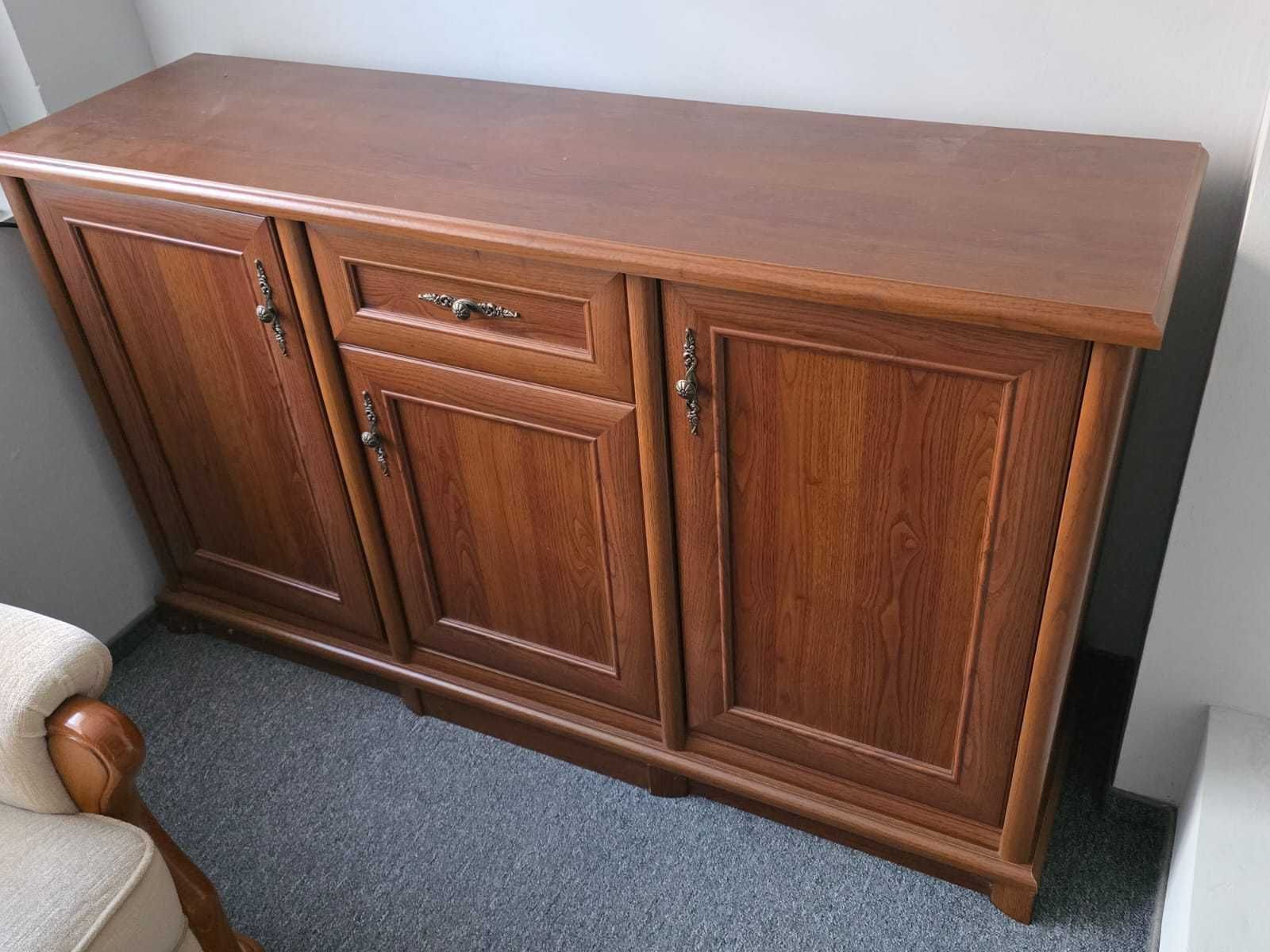 Sprzedam komodę 155x45x90