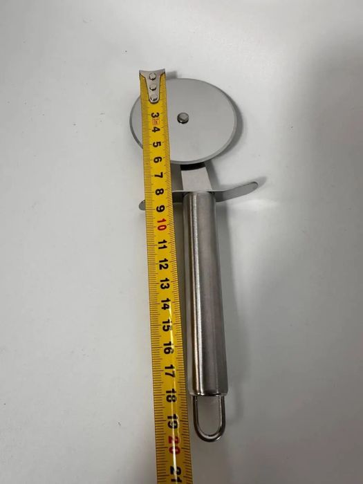 Ніж-ролик для піци ItPizza. Розрізання піци, пирогів, коржів, печива