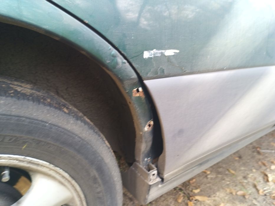 Lexus ES300 Лексус по цене део. ЗА 2000 НЕ ОТДАМ!!!