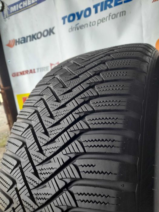 Зимові шини 225/55 R17 laufen ifit +	2020 рік 6,5 мм
