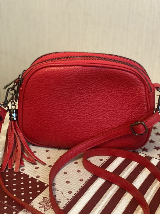 Продам  жіночу червону шкіряну сумку! Преміум якості!