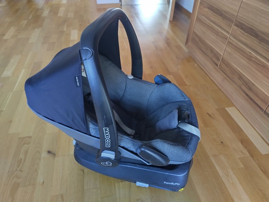 Fotrlik Maxi Cosi Peble + baza isofix