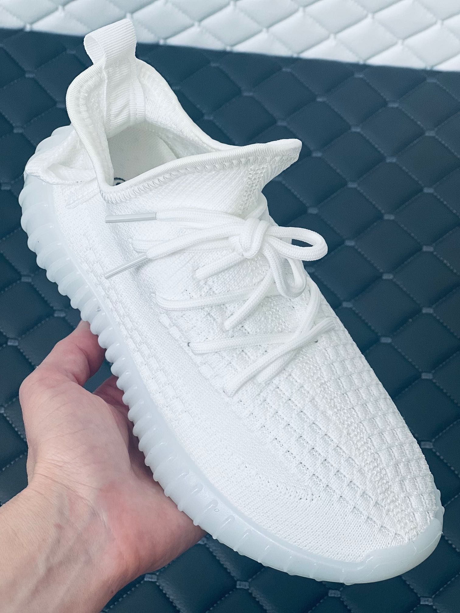 Yeezy Boost 350 V2 white Adidas кросівки Адідас Ізі буст 350 білі