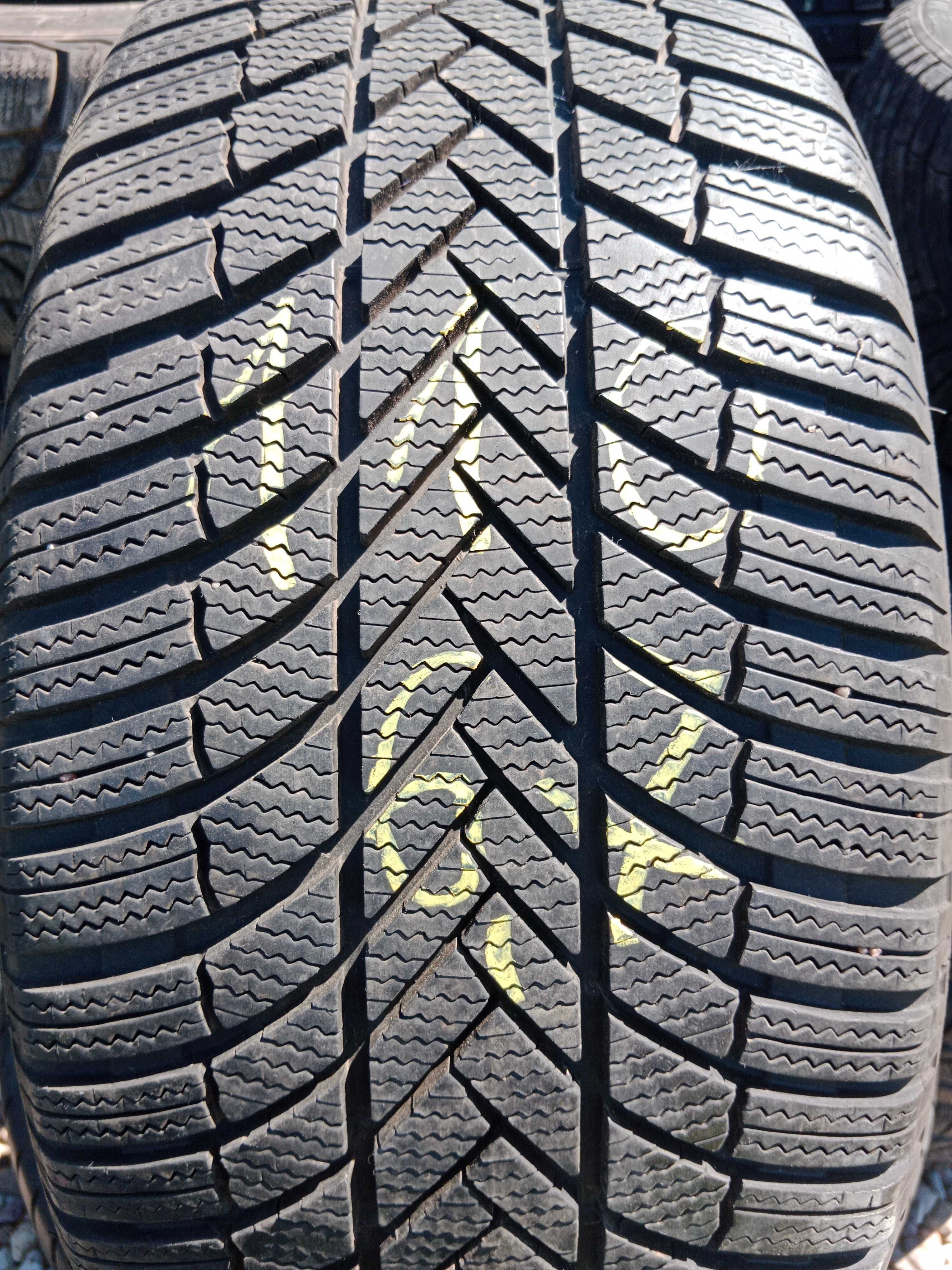 Opona używana 245/45R18 Bridgestone Blizzak LM005 1szt.