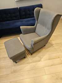 Szary fotel uszak Strandmon z podnóżkiem/pufą, orginalny Ikea