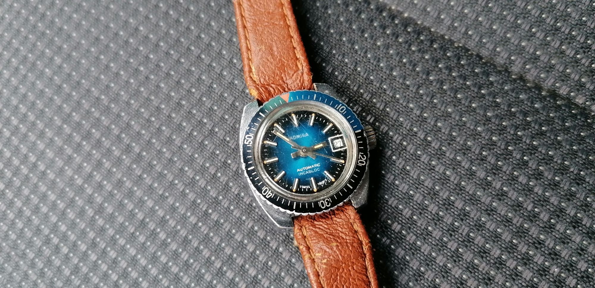 Relógio antigo admira automatico