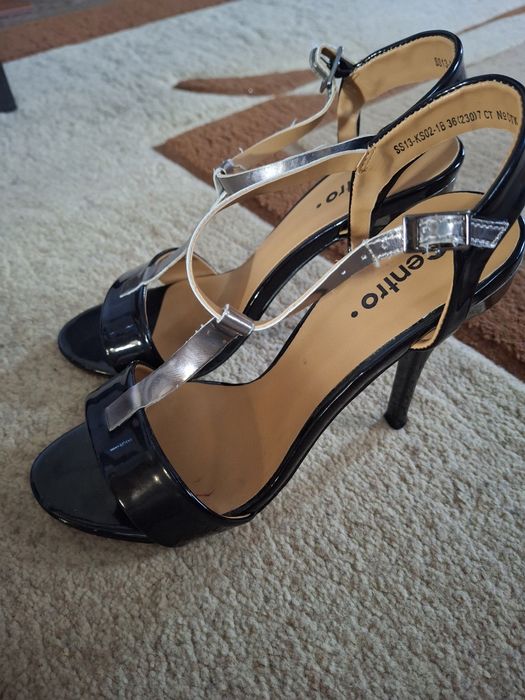 Продам босоножки 36