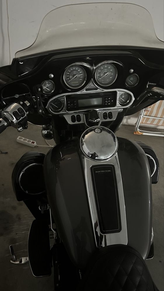 Harley Davidson electra glide flhtk
