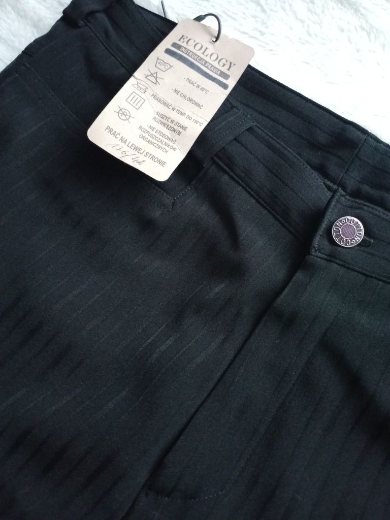 Nowe, czarne, eleganckie spodnie męskie 42/176